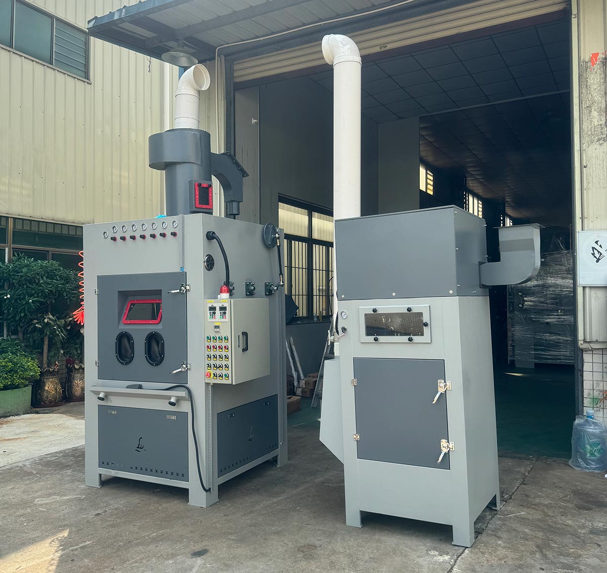 深圳百超機(jī)械轉(zhuǎn)盤式自動(dòng)噴砂機(jī)設(shè)備 深圳百超機(jī)械轉(zhuǎn)盤式自動(dòng)噴砂機(jī)設(shè)備